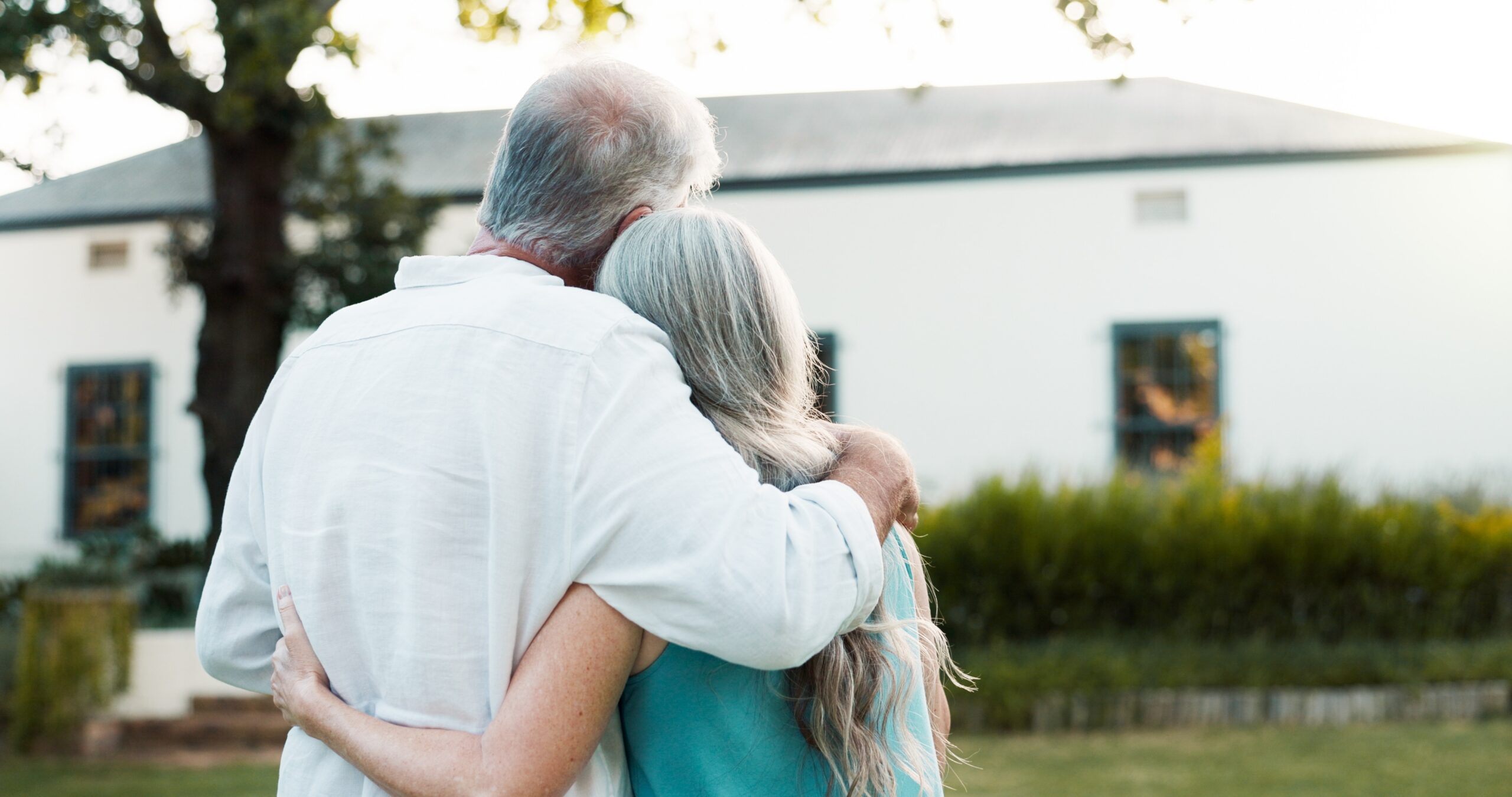 Love,,Hug,And,Back,Of,Old,Couple,In,Garden,For